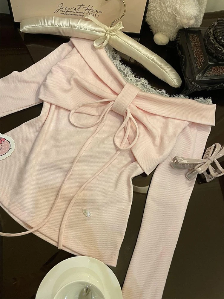 Женская однотонная футболка с бантом