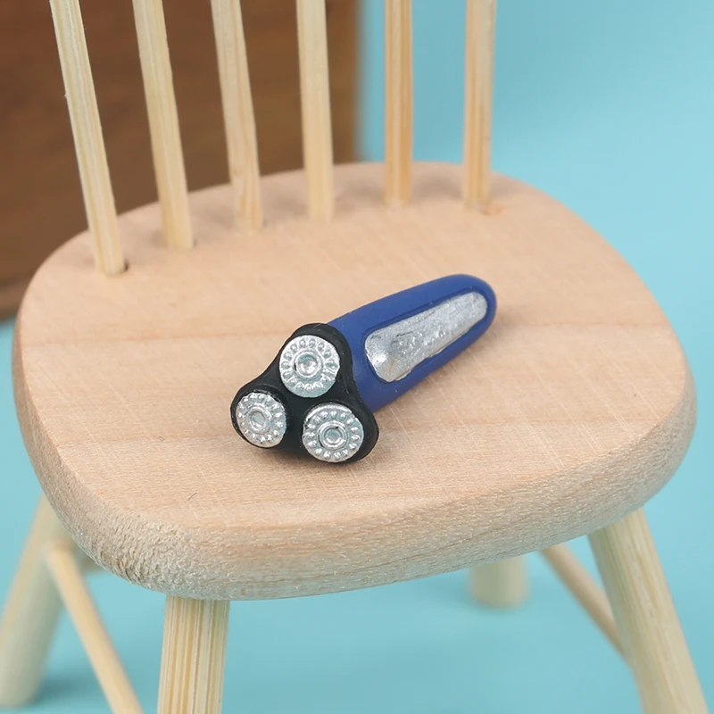 

1:12 миниатюрная Расческа для кукольного домика, бритва, фен для волос, щетка для бороды, модель мебели, аксессуары для ванной комнаты, игрушки