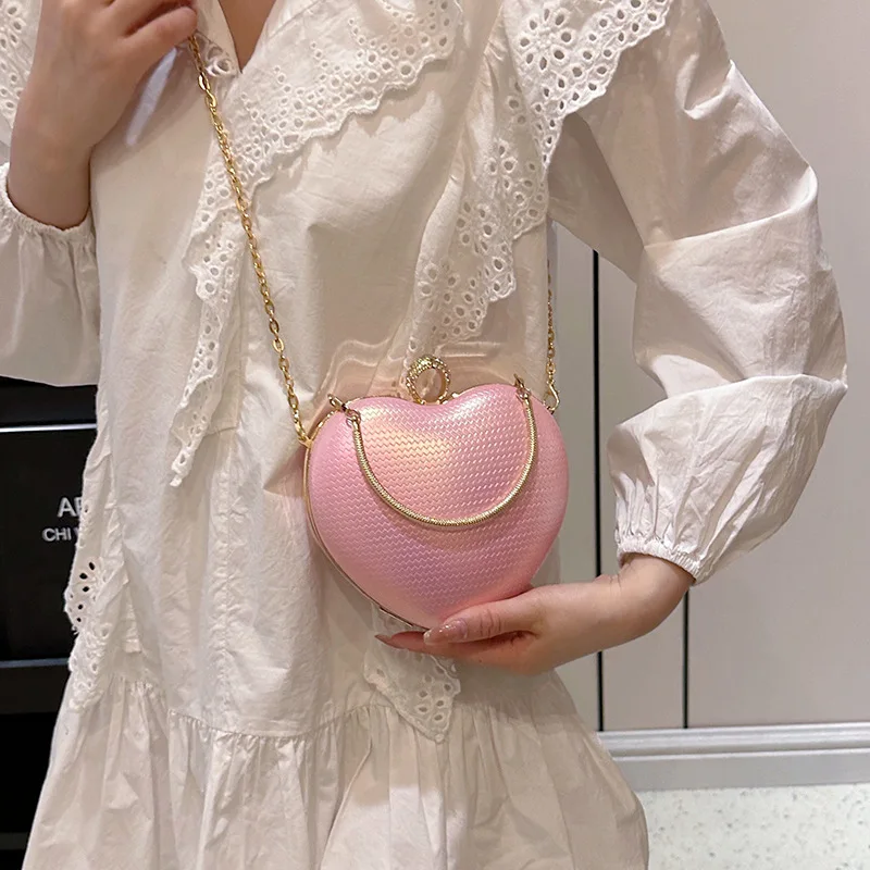 

Миниатюрная Маленькая женская сумочка нишевого дизайна, новинка 2023, модная сумка-мессенджер на цепочке, темпераментная Портативная сумка для влюбленных Ins