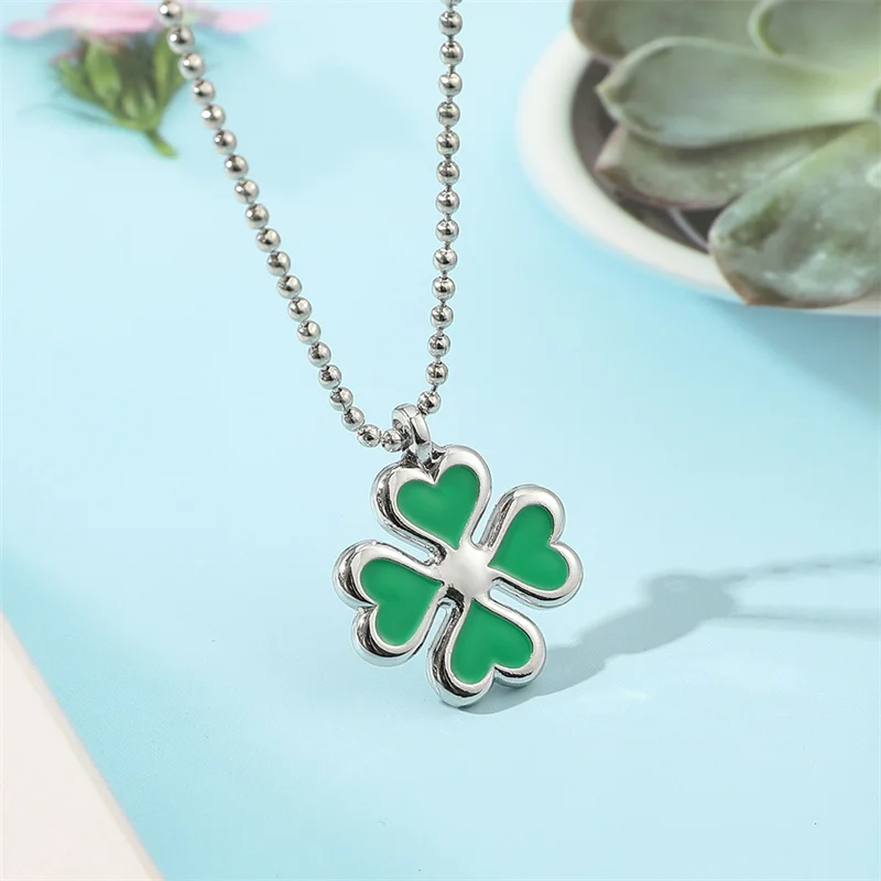 Женское Ожерелье с изображением черепа и Сатурна