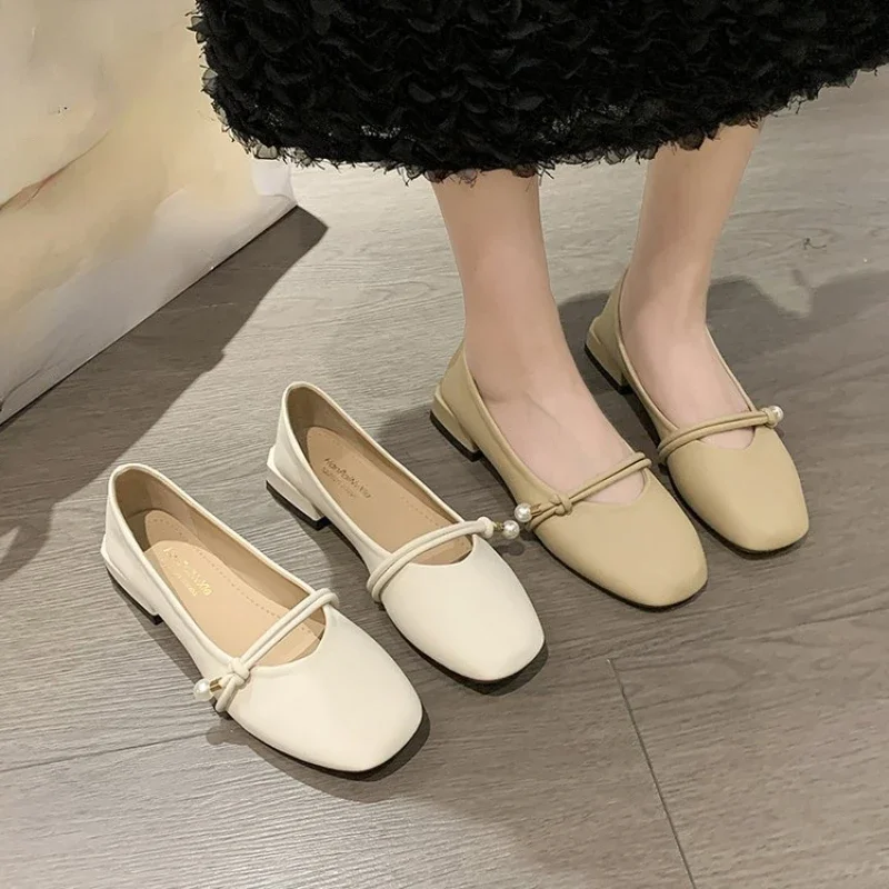 Лаковые кожаные женские туфли на высоком каблуке с квадратным носком новинка 2023