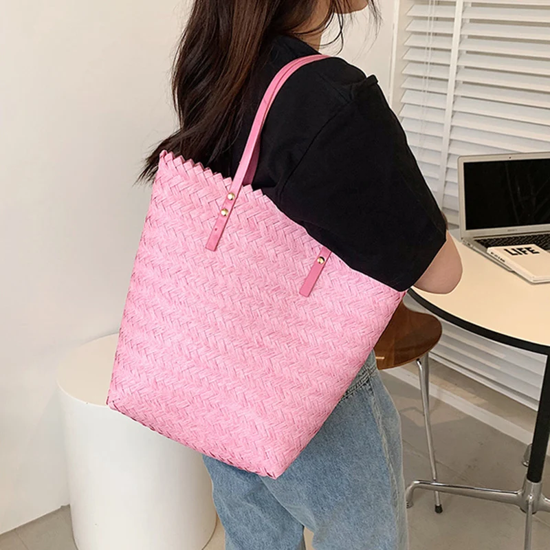 Сумка-тоут женская Соломенная вместительный саквояж на плечо в простом стиле