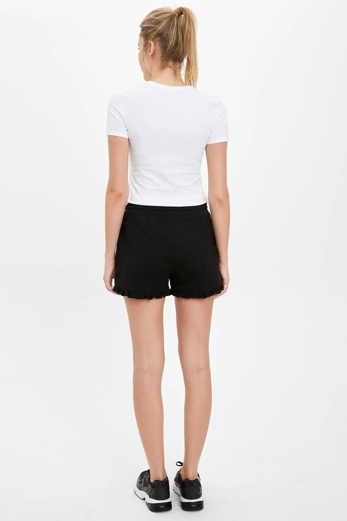 

Ruffle Mini Black Short for Women Female Bottoms Comfortable Loose Ladies Shorts Cute Fresh Summer Streetwear Outfit Style