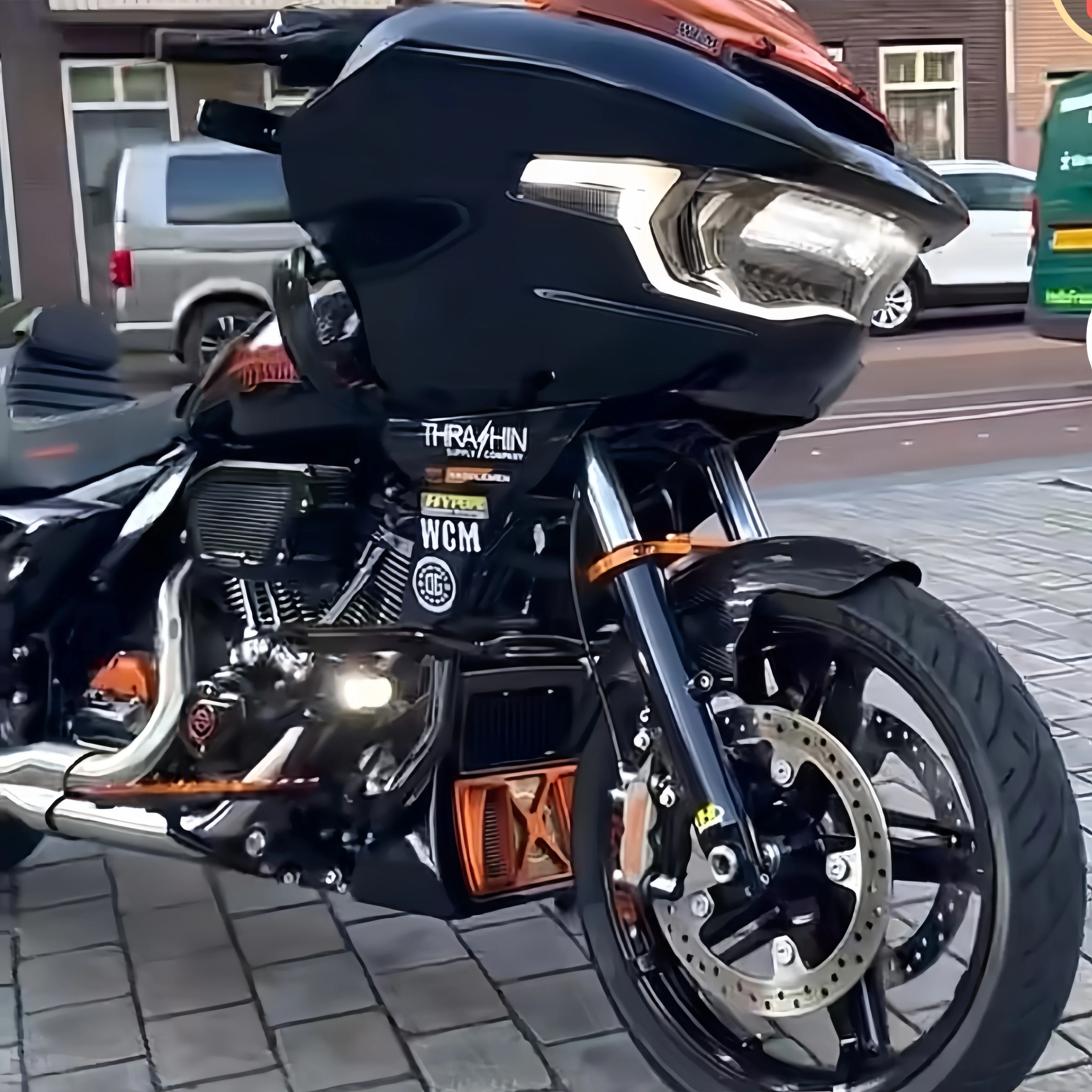 Фото Новые аксессуары для Harley Street Glide Ultra FLHXU 2025-2026: Защита радиатора и крышка масляного охладителя для Harley Road Glide FLTRX 2024 №3