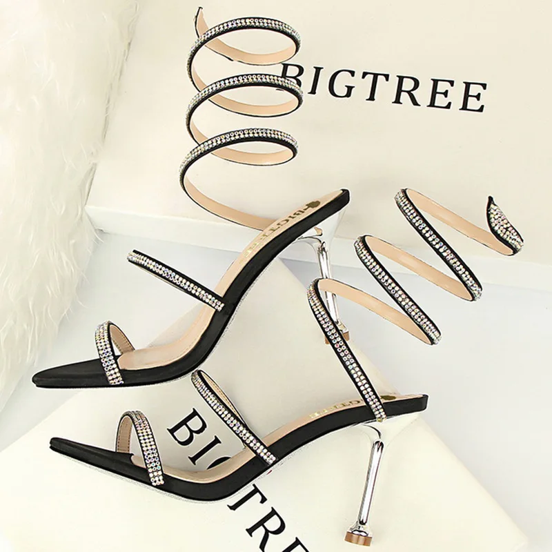 

Босоножки женские атласные шелковые на высоком каблуке 8 см