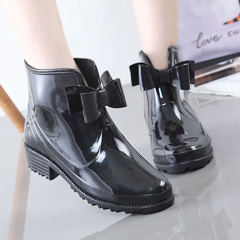 New Fashion Women Rain Boots Fashion Non-Slip Women's Water Shoes Flat Bottom Women Velvet Short Tube Warm Overshoes 2023