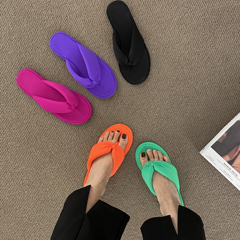 

New Summer Women's Flip Flops Candy Color Pleated Fashion Shoes Wild Outdoor Flat Slippers for Women Casual Home Sandlas Shoes