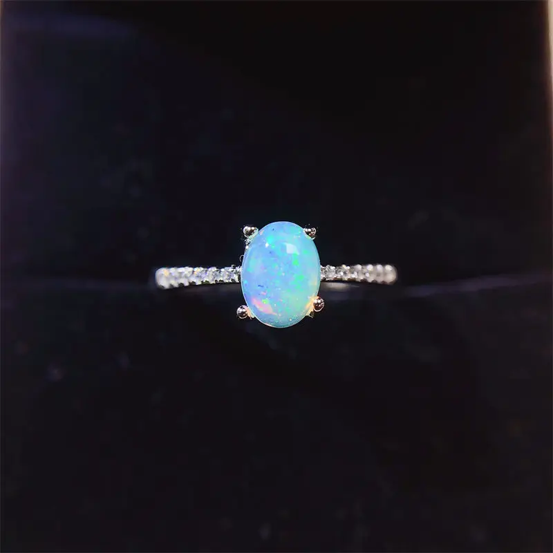 Женское кольцо из серебра 5 х7 с натуральным опалом