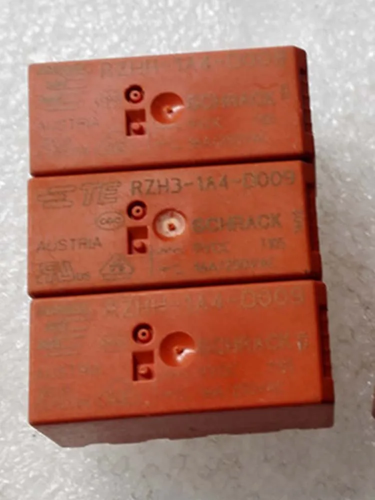 

RZHH-1A4-D009 9V Relay 16A 9VDC