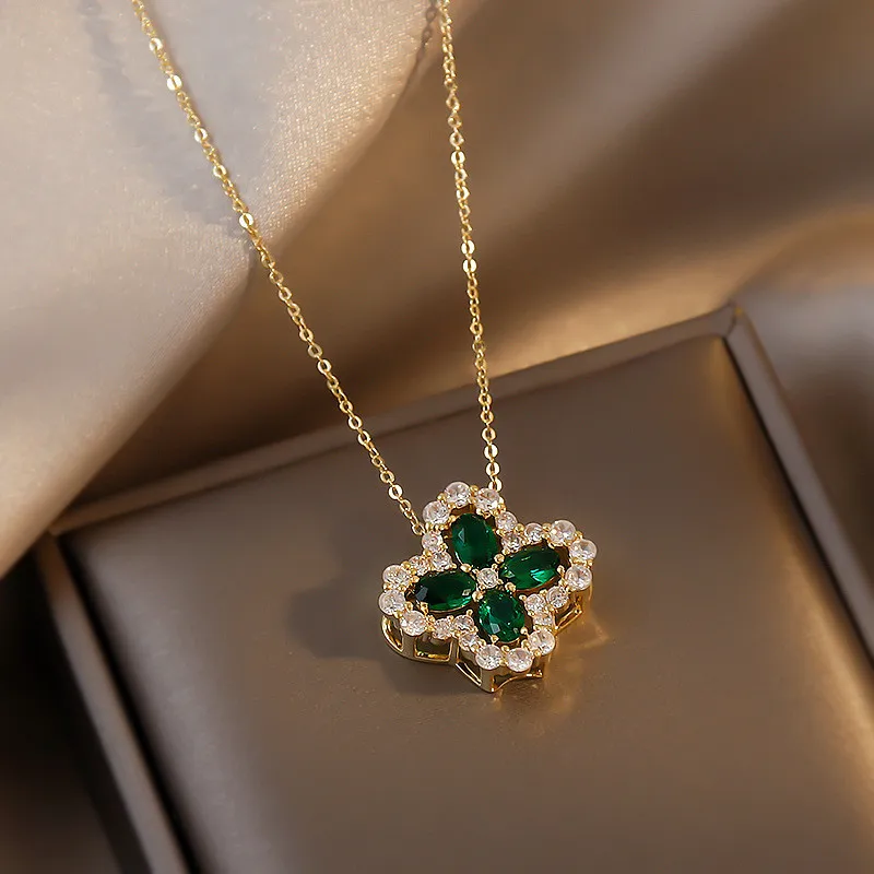 

CARLIDANA Fashion Luxury Green Crystal Clover Pendant Necklace Choker for Women Party Gift Delicate Clover Necklace Jewelry New