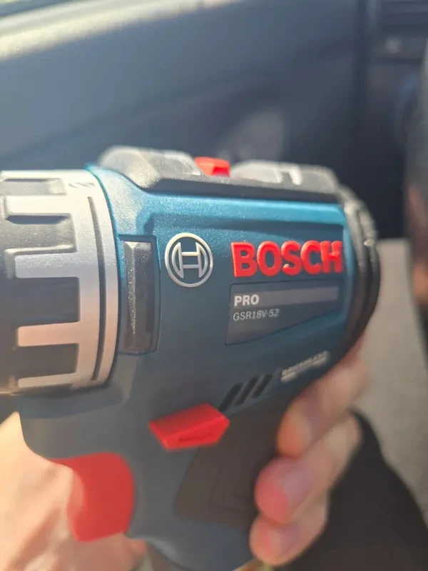 Фото Электрическая дрель Bosch GSR18V-52, 52 Нм, прочная и надежная, с металлическим патроном для высококачественного завинчивания и сверления. №3