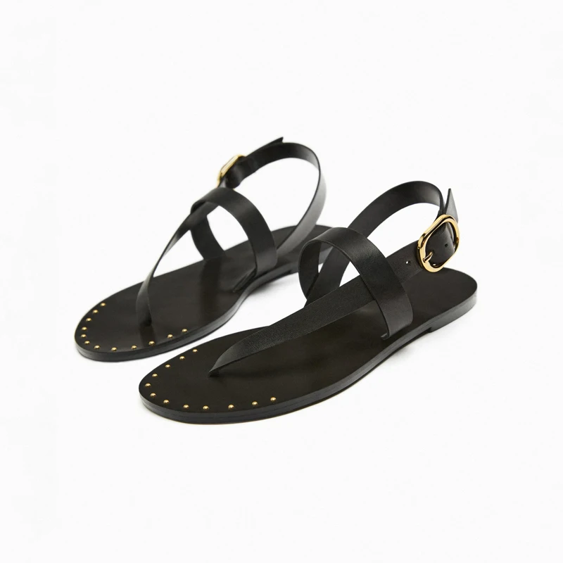 Сандалии в британском стиле на плоской подошве с заклепками и клипсой женские