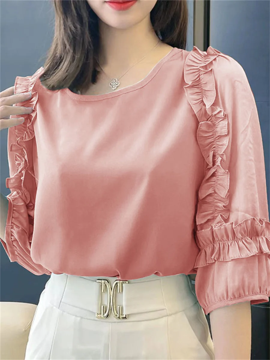 Блузка женская свободного покроя с рукавом до локтя круглым вырезом и оборками