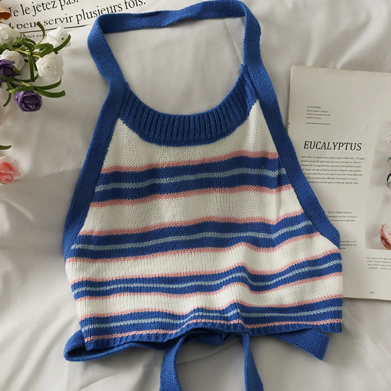 Женский короткий топ в полоску с открытой спиной без рукавов |