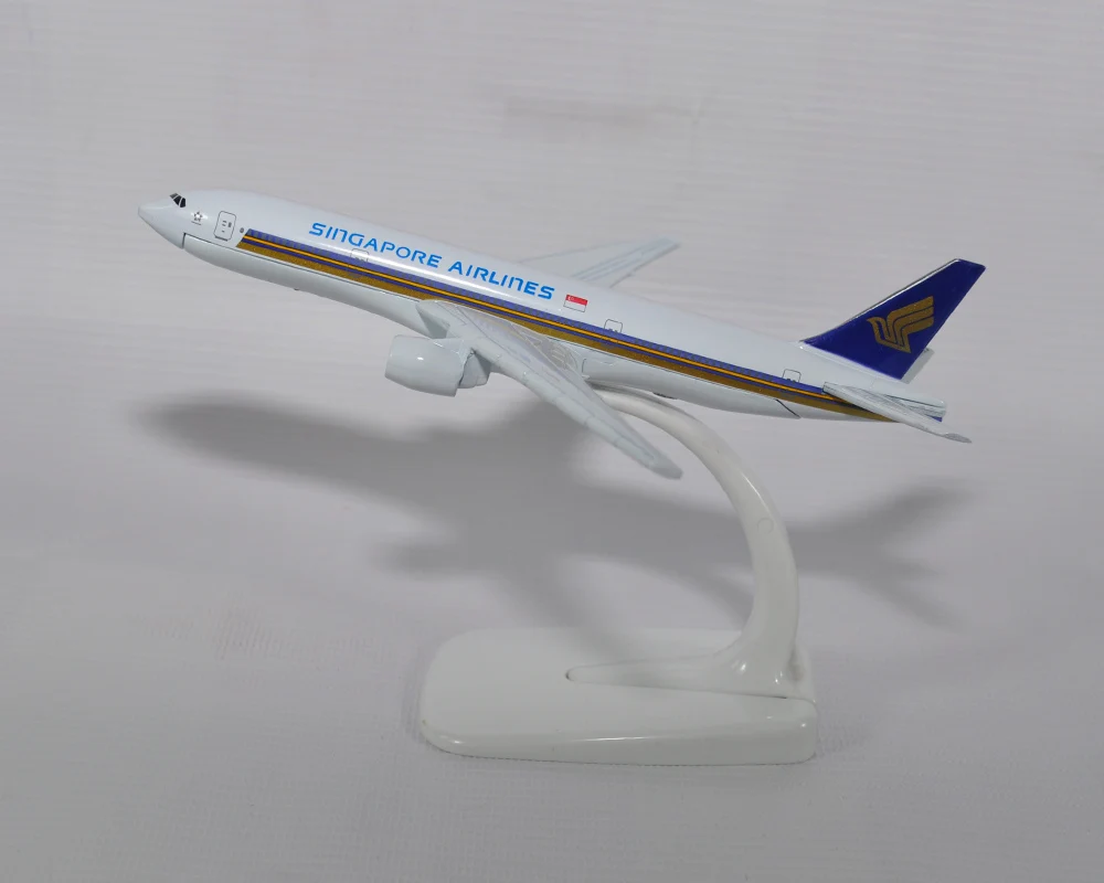 

Alloy Metal Air Singapore Airlines Boeing B777 Diecast1:400 Scale Airplane Model Airways Plane Model Aircraft Gifts 16cm
