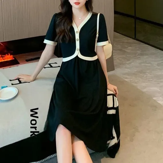 Женское твидовое платье больших размеров двухсекционное черное с иллюзией для