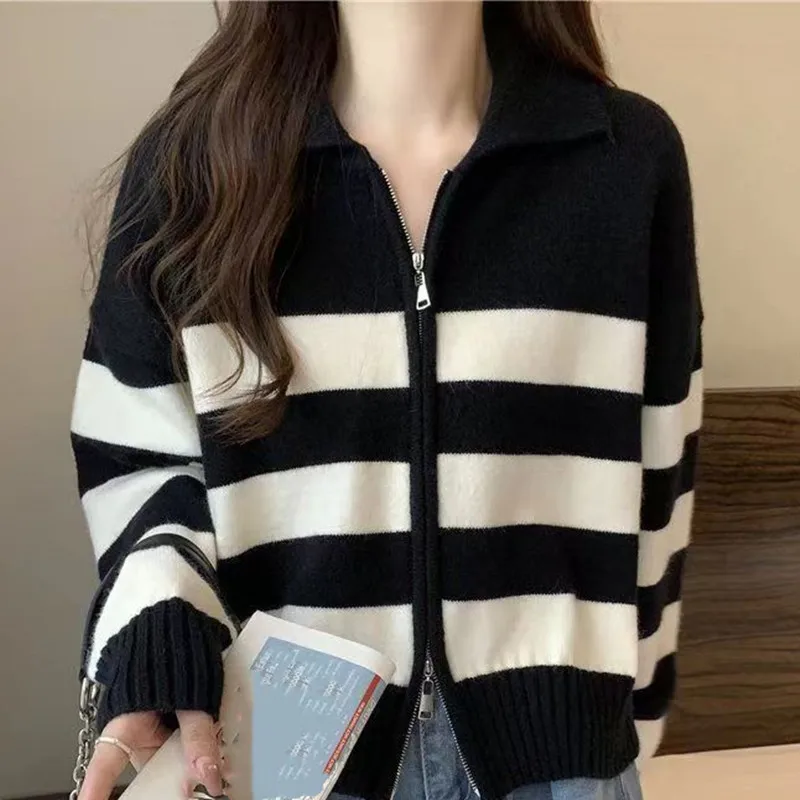 

Korean Style Knitted Sweater for Women 2023 Autumn Winter New Contrast Color Striped Double-Headed Zipper Casual Cardigan Women
