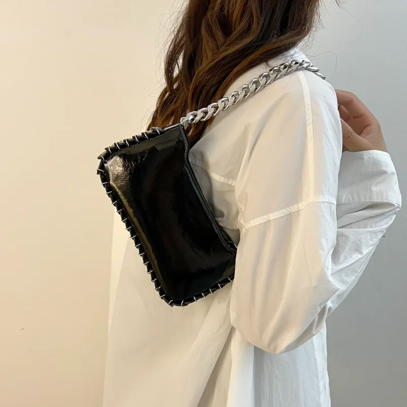 

Women's Chain Underarm Shoulder Bag Glossy Patent Leather Hot Girls Small Square Messenger Bags Fashion All-match Purse Handbags
