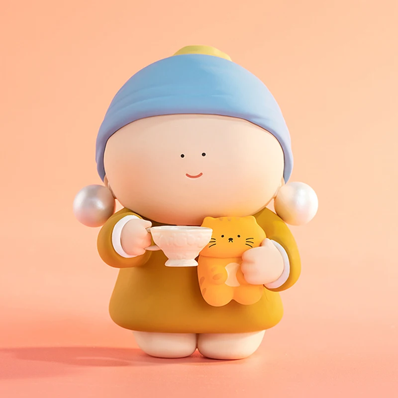 Настольная коробка с коллекцией аниме фигурок