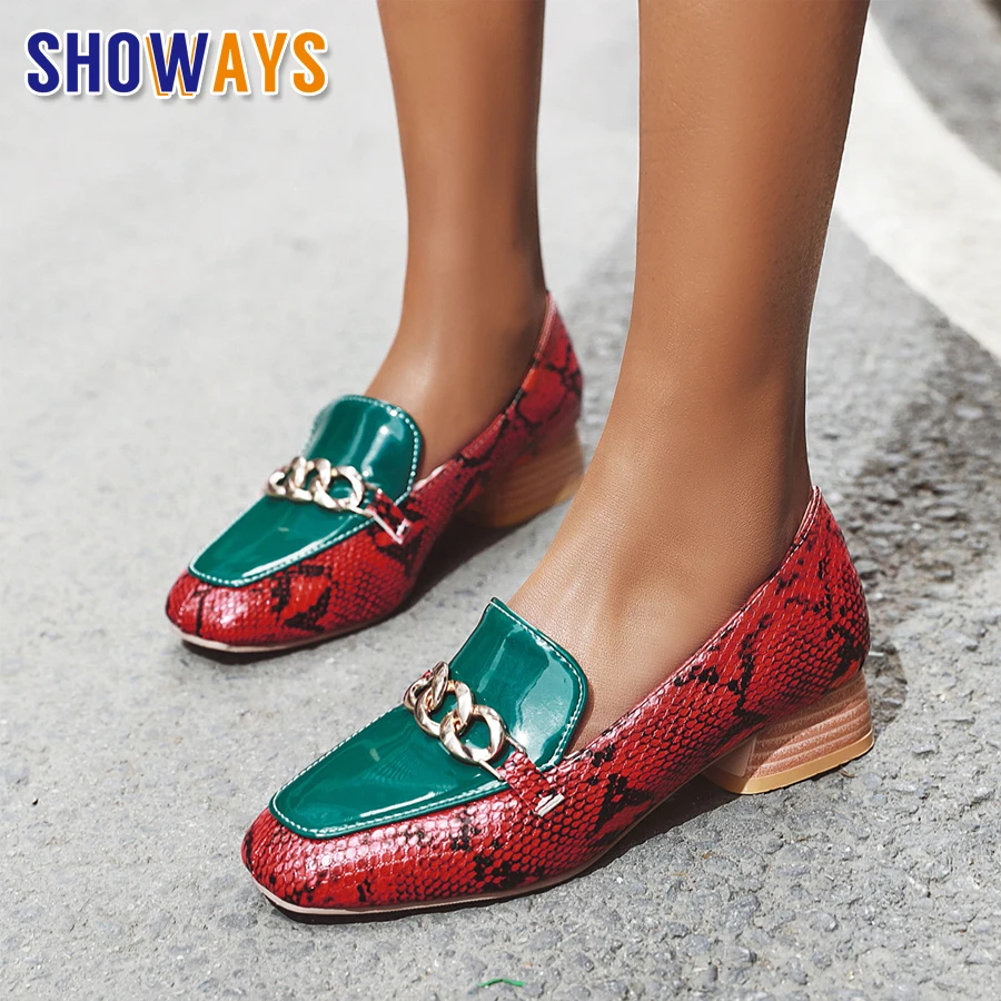 

2022 Metal Chain Women Loafers Yellow Red Faux Snakeskin Flats Casual Lady Patent Leather Low Heels British Square Toe Moccasins