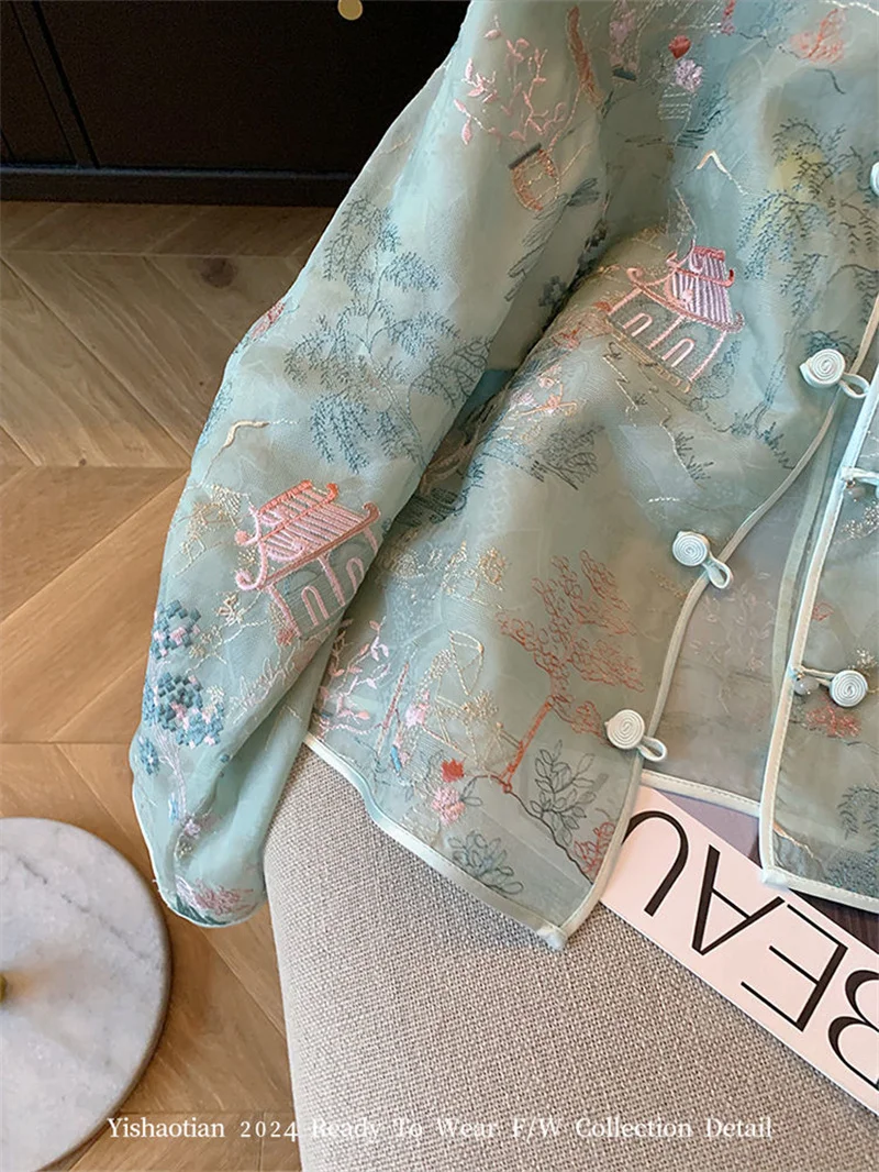 Женская куртка с вышивкой в китайском стиле