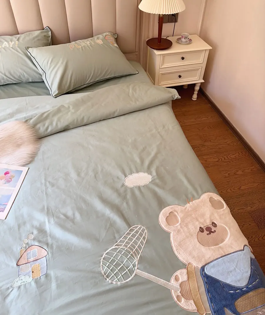 Комплект постельного белья с вышивкой Медведь