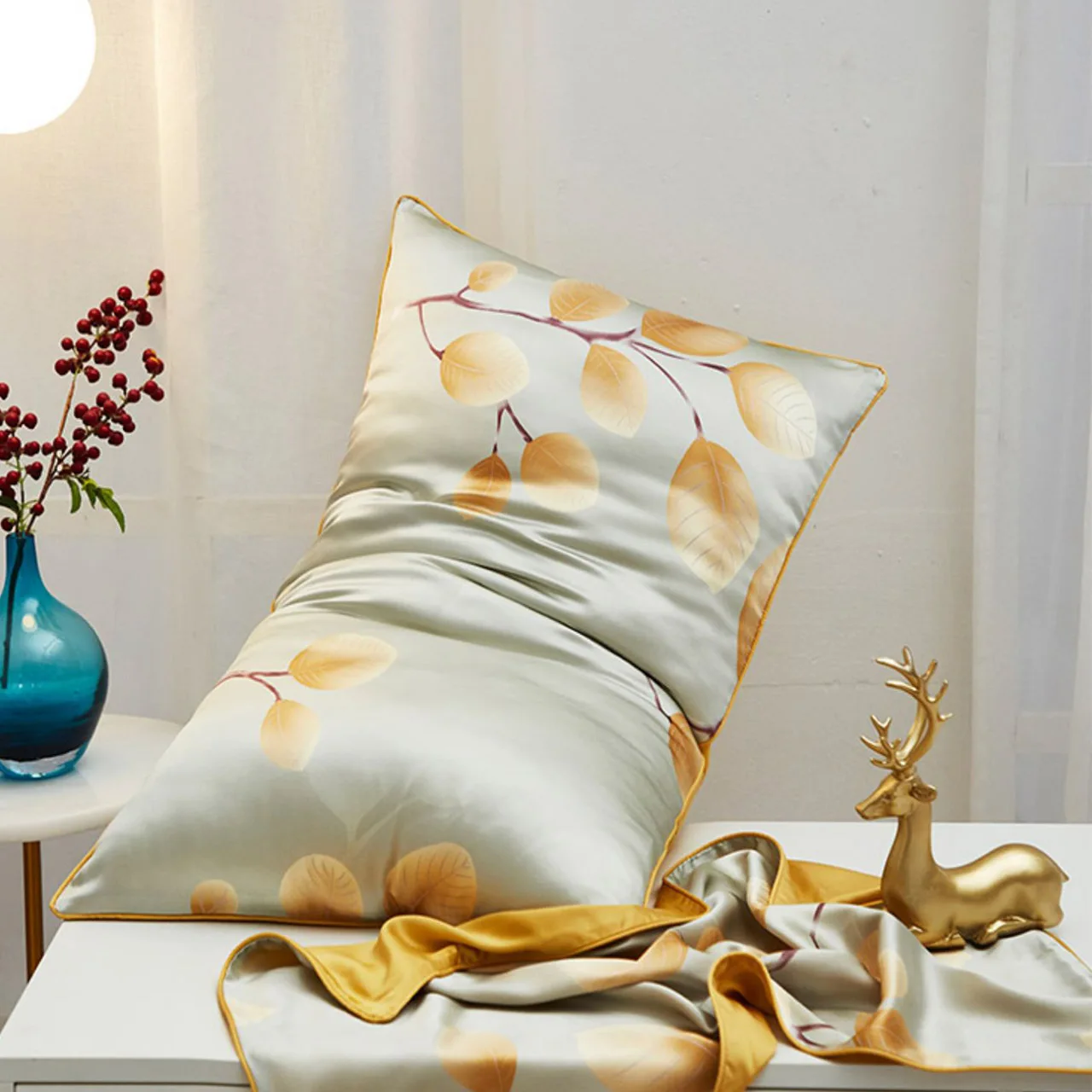 

Pillow Case 100% Mulberry Silk 19 Momme Satin Pillowcases Envelope Closure Single Sided