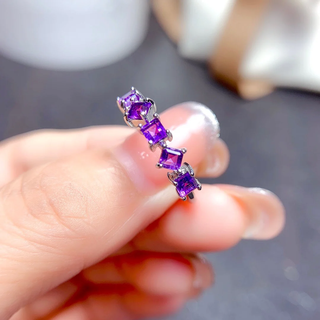 Кольцо из серебра 925 пробы с инкрустацией натурального аметиста размер основного