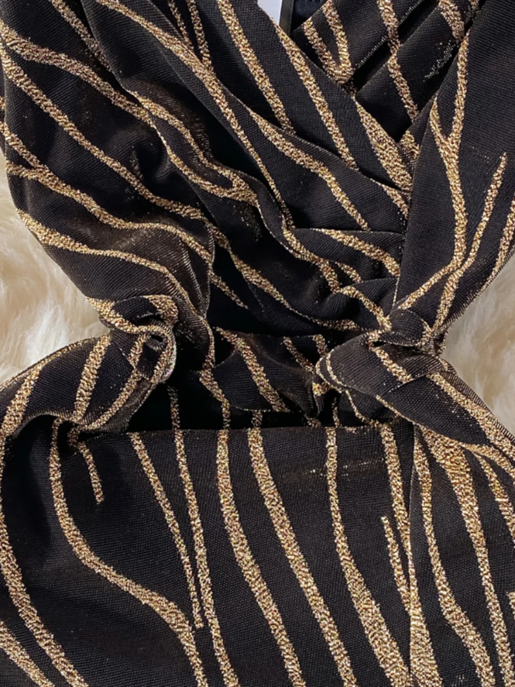 Женское платье на бретелях-спагетти элегантное облегающее с полосками зебры