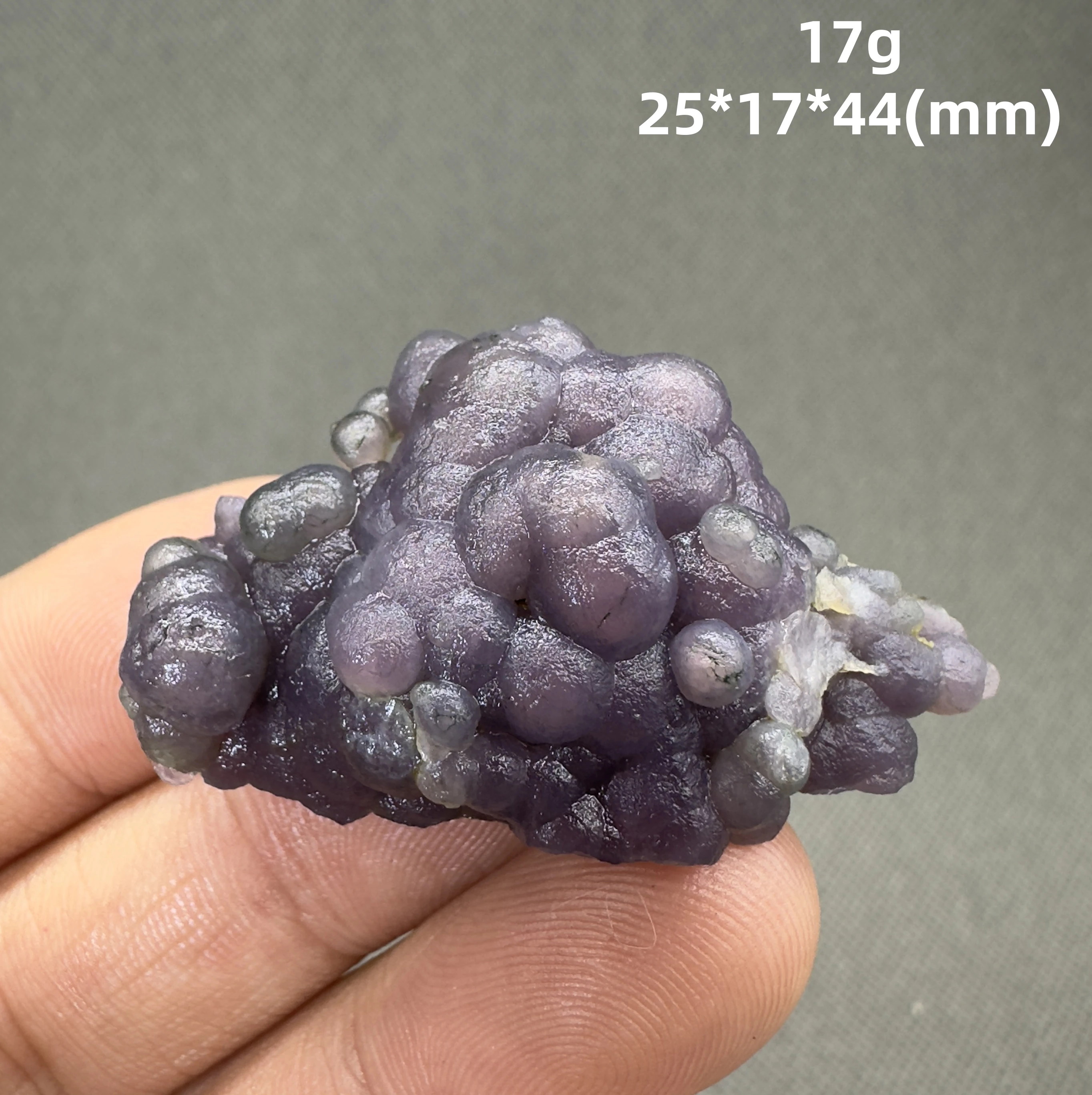 

Натуральный виноградный агат с кварцем и кристаллами QIANCHUAN