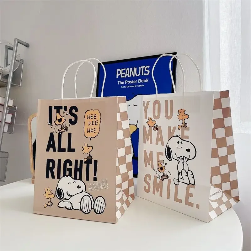 

Snoopy подарочные пакеты MINISO