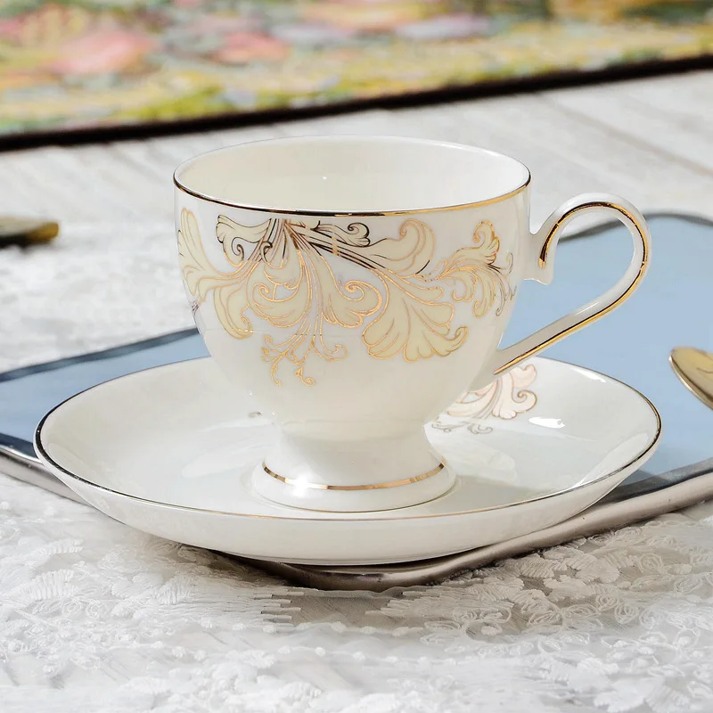 

Чашка и тарелка в дворцовом Европейском стиле, набор из двух предметов, роскошные классические керамические чашки для кофе, тарелки и чашки