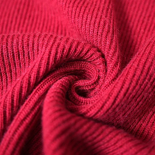 Пуловер вязаный с V-образным вырезом из овечьей шерсти