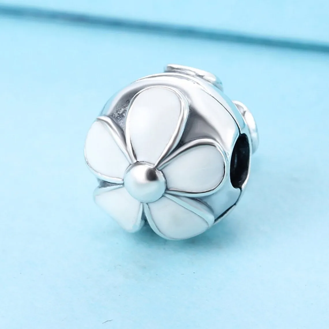 

925 Sterling Silver Darling Daisies Clip Charm With White Enamel Bead Fits European DIY Style Bracelets Necklaces