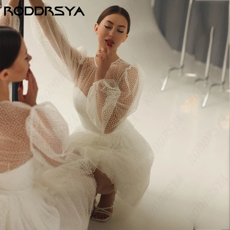 Фото Элегантное Свадебное платье RODDRSYA с круглым вырезом и длинным рукавом для женщин, великолепное Тюлевое Свадебное платье, блестящее короткое платье с иллюзией на спине  круглым вырезом и длинным рукавом для женщин, в №4