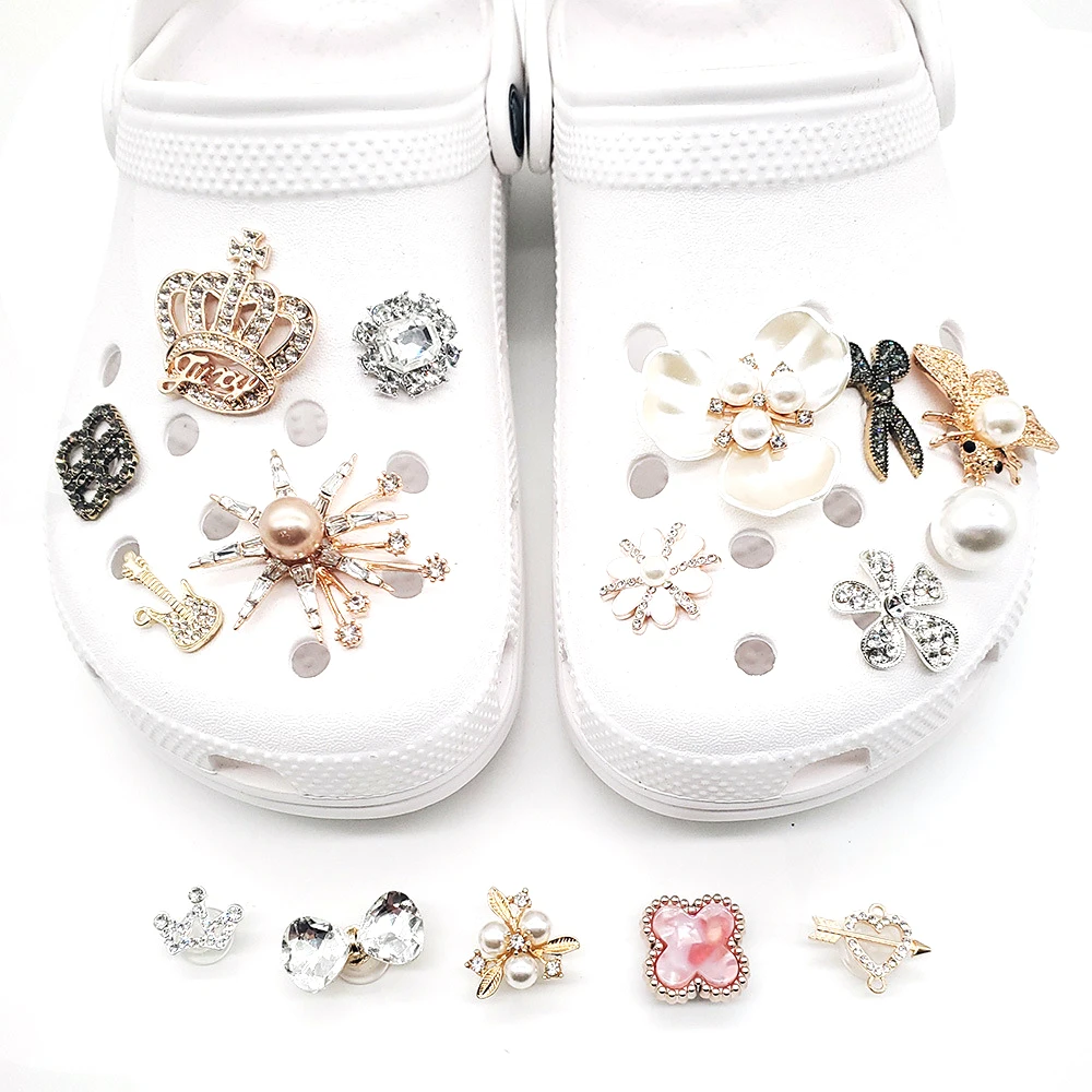 

Rhinestone Shoe Charms Fashion Girl Jewelry Crown Flower Bee Metal JIBZ Croc Charms For Clogs Ornaments Badge Decoration