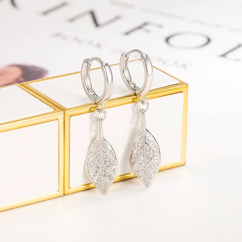 Оптовая продажа серебряные золотые серьги с пряжками для ушей белые кристаллами