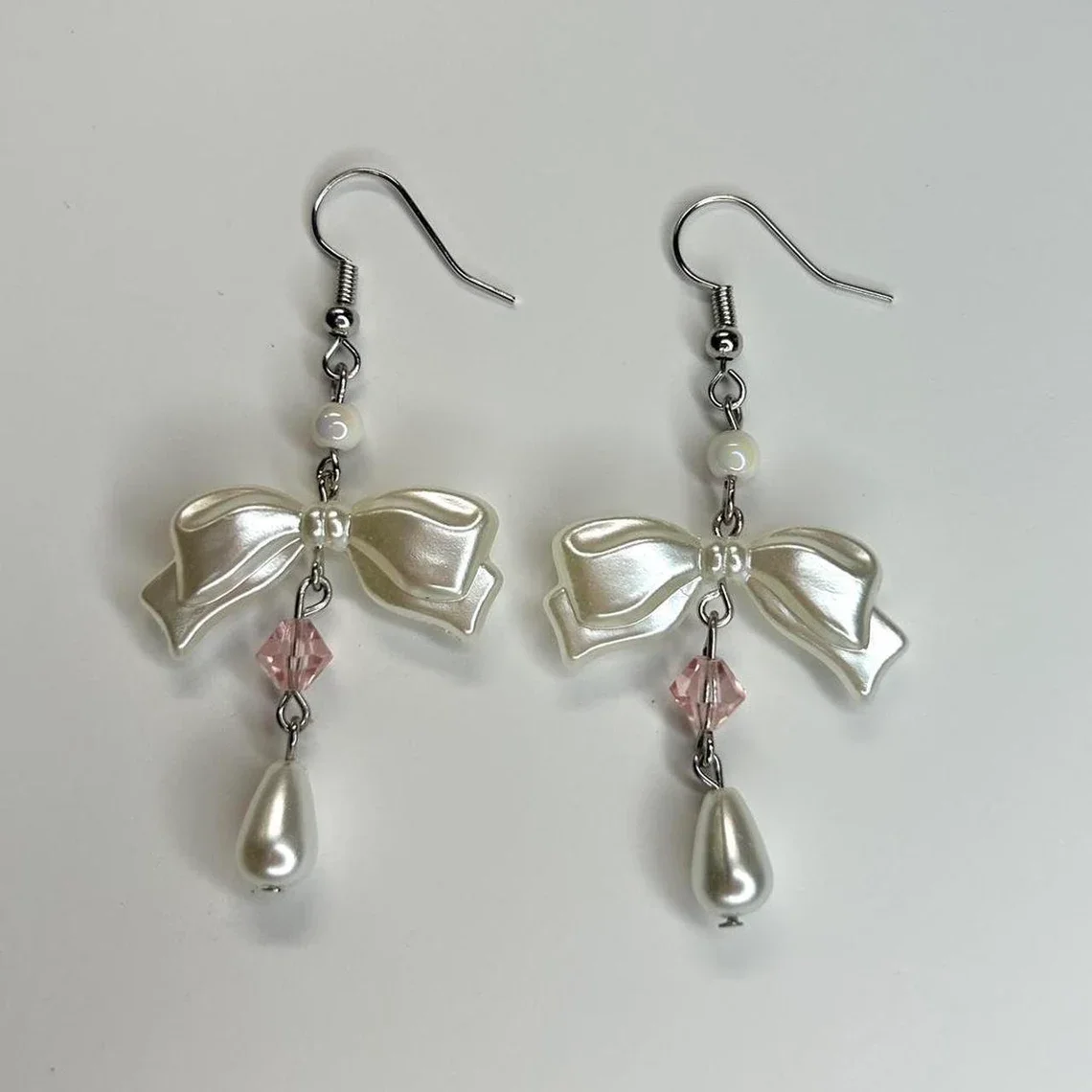 Изысканные серьги-бантики | Розовые белые серьги очаровательный сердечник