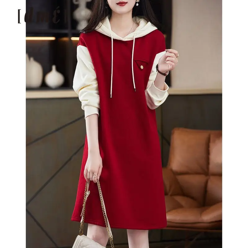 Рисунок 4 - Женское облегающее платье с капюшоном