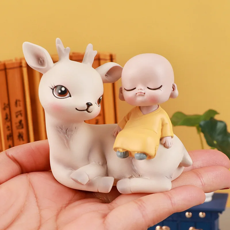 Креативная личность олень маленький монах вибрирующий головой украшения для