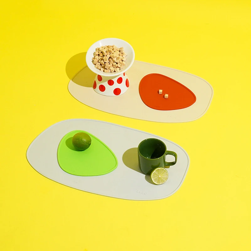

Cat Silicone Meal Mat Candy Color Pet Bowl Pad Dog Non-slip Waterproof Placemat size 49*28cm