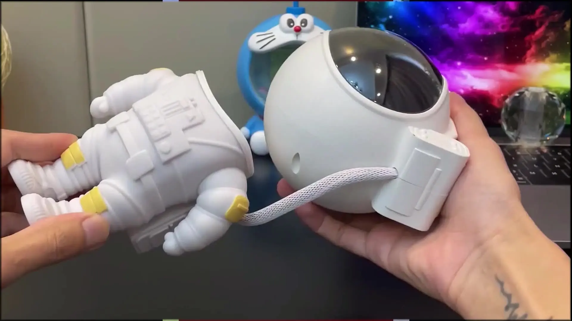

Smart Aurora Led Sky Star Light Projector Lamp Spaceman Astronaut Nebula Galaxy Night Light Starry Astronaut Star Projector