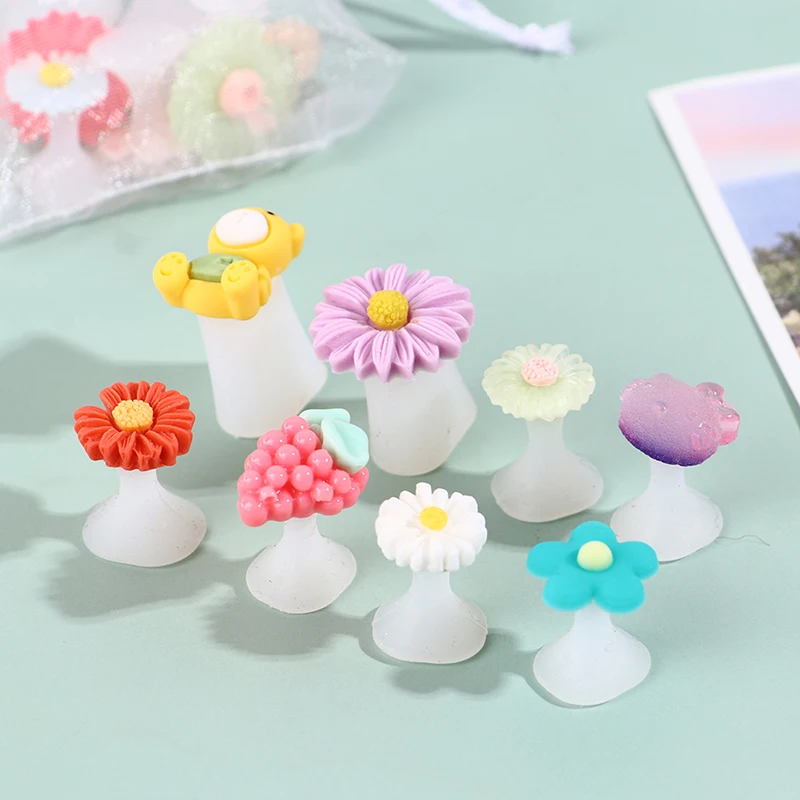 

8Pcs Toe Separator Cute Soft Silicone Toes Lock Tools Daisy Heart Shaped Rhinestones Nail Art Tool
