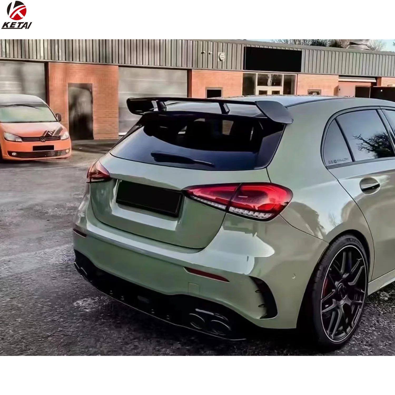 A45 AMG стиль глянцевый черный автозапчасти спойлер на заднее крыло с красной