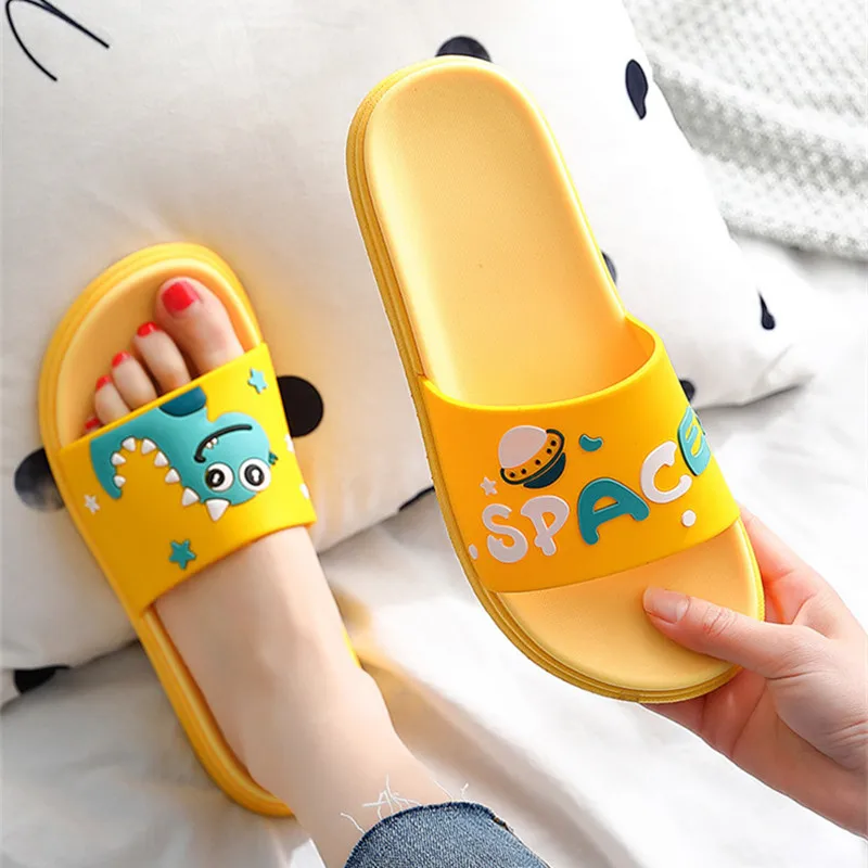 Men Women Slippers Thicked Soft Shoes Fashion Summer Home Slide Sandals Women Non-slip Cartoon Beach Slippers Flip Flops