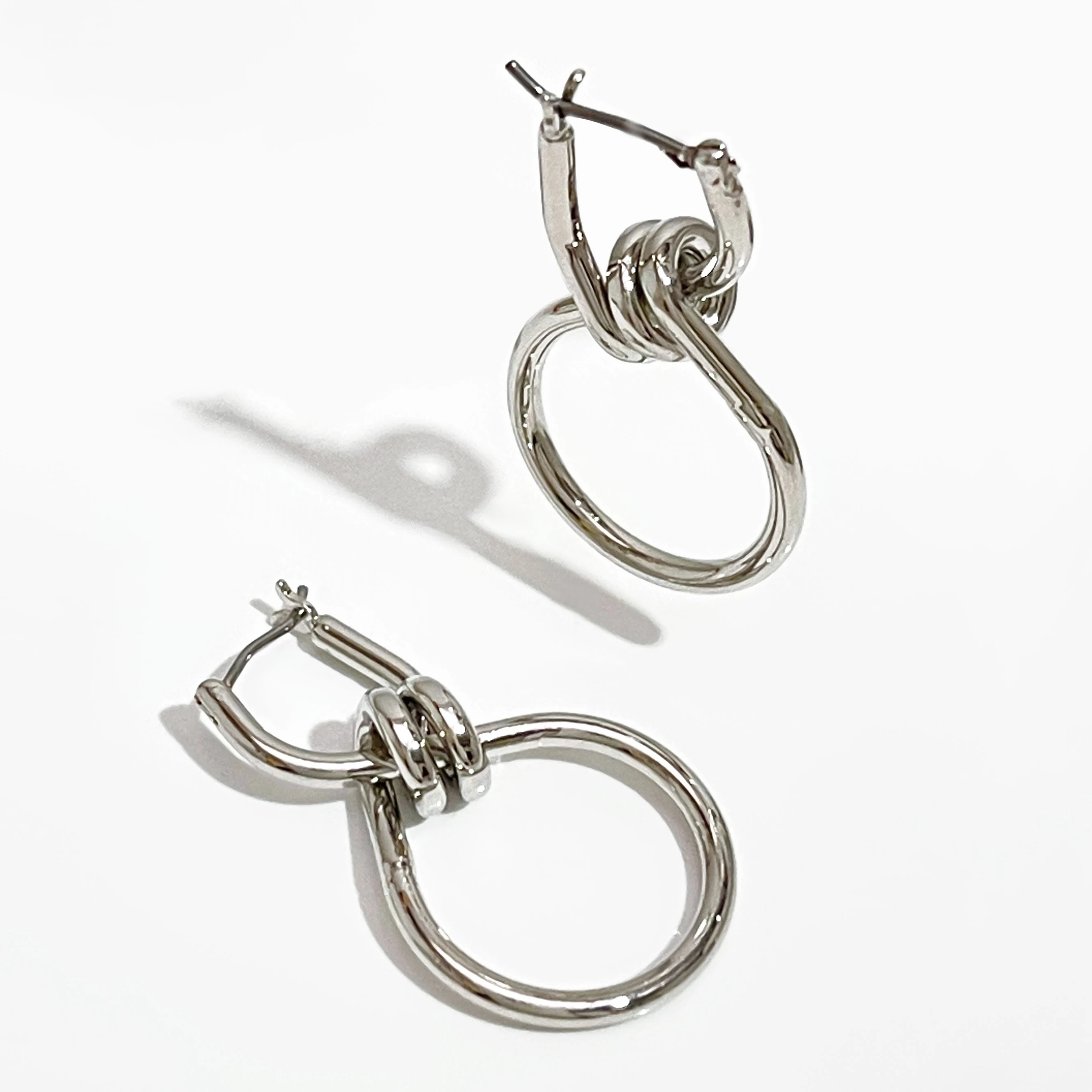 

Peri'sBox Chic Gold Color Metal 8 Shaped Hoop Earrings for Women Minimalist Knotted Earrings Geometric Twisted Earrings Bijoux