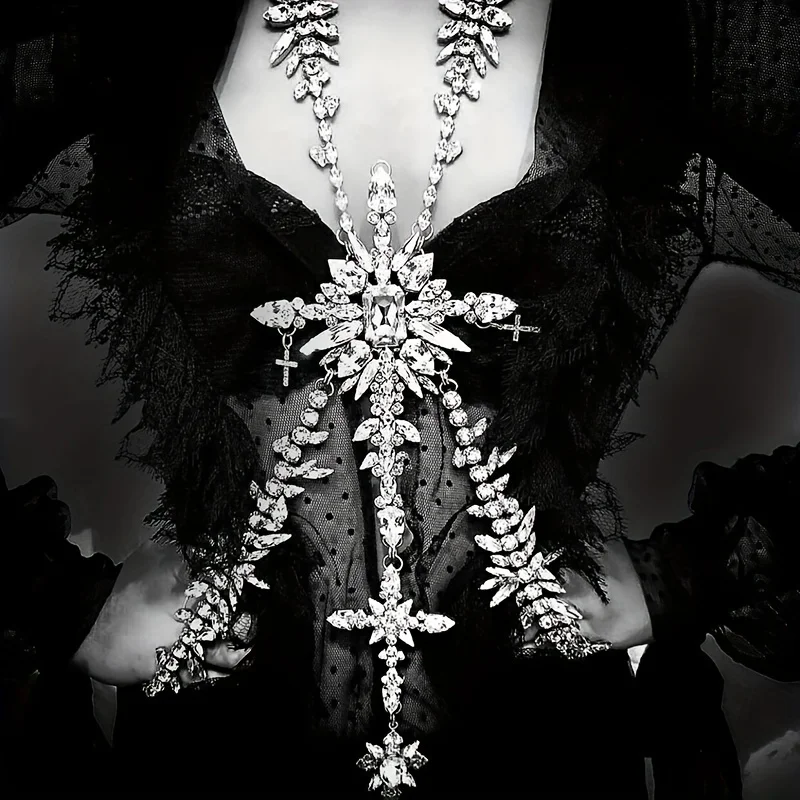 Массивное ожерелье Dvacaman в виде креста с увеличенными кристаллами для ночного
