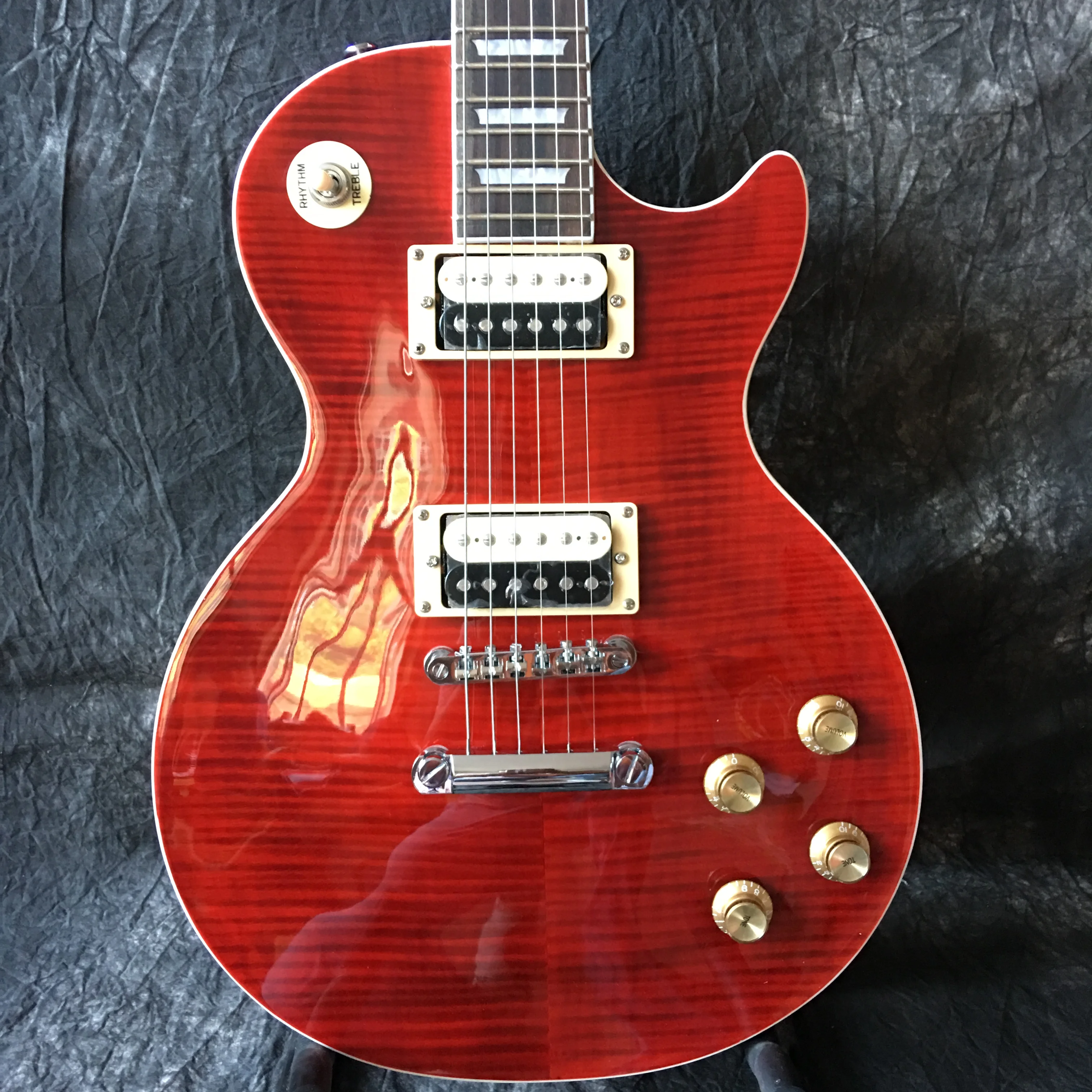 

Новинка! Электрогитара Magic Red Color Custom LP, твердый корпус с пламенной крышкой, черная подставка, бесплатная доставка