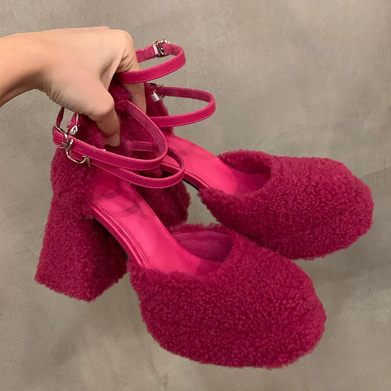 Женские пикантные туфли на высоком каблуке с мехом замшевые массивном мелком