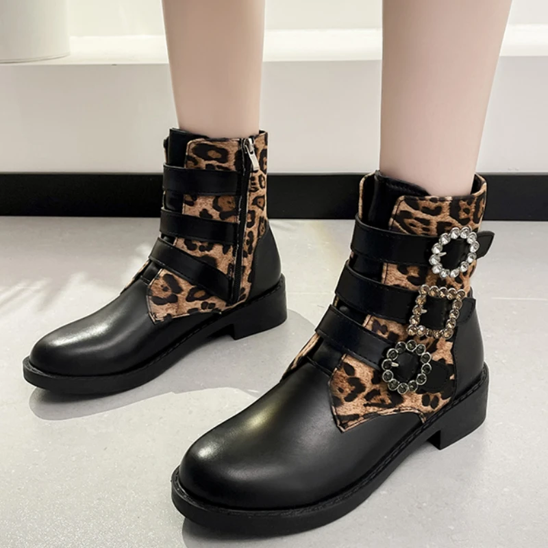 

Модные дизайнерские великолепные ботильоны с кристаллами и пряжкой, женские черные высококачественные свадебные ботильоны на молнии и низ...